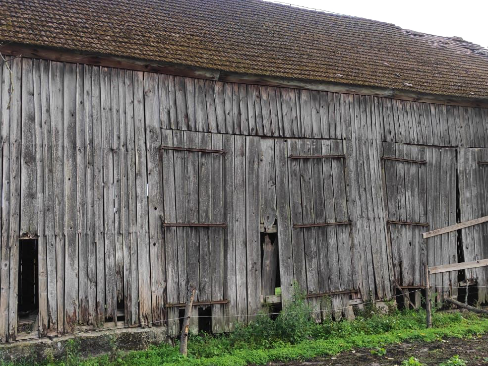Wymiana starych desek na stodole - Skup starego drewna | Stare Deski